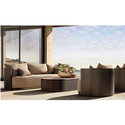 Sofa aus geriffeltem Aluminium